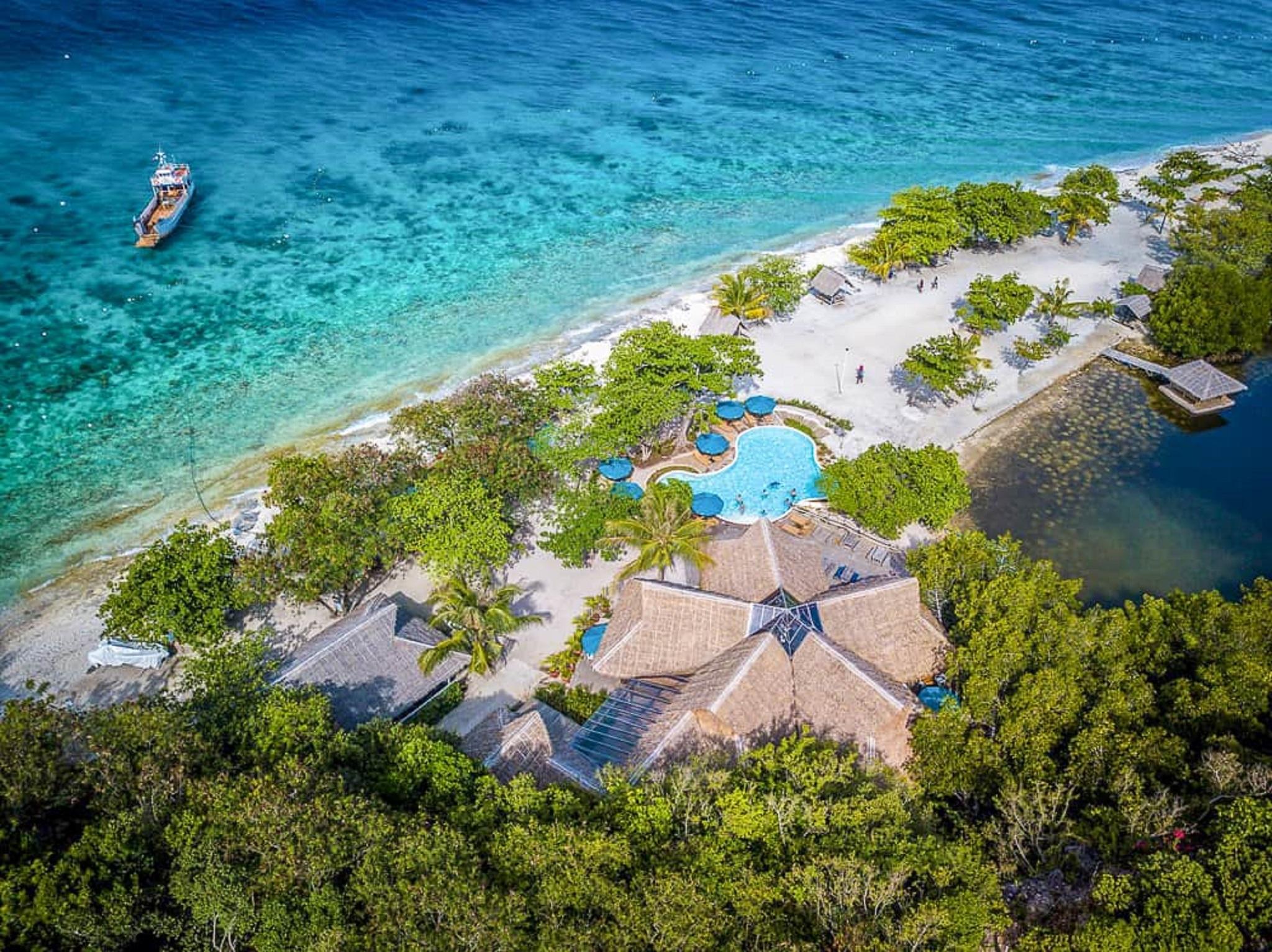 Bluewater Sumilon Island Resort Exterior photo