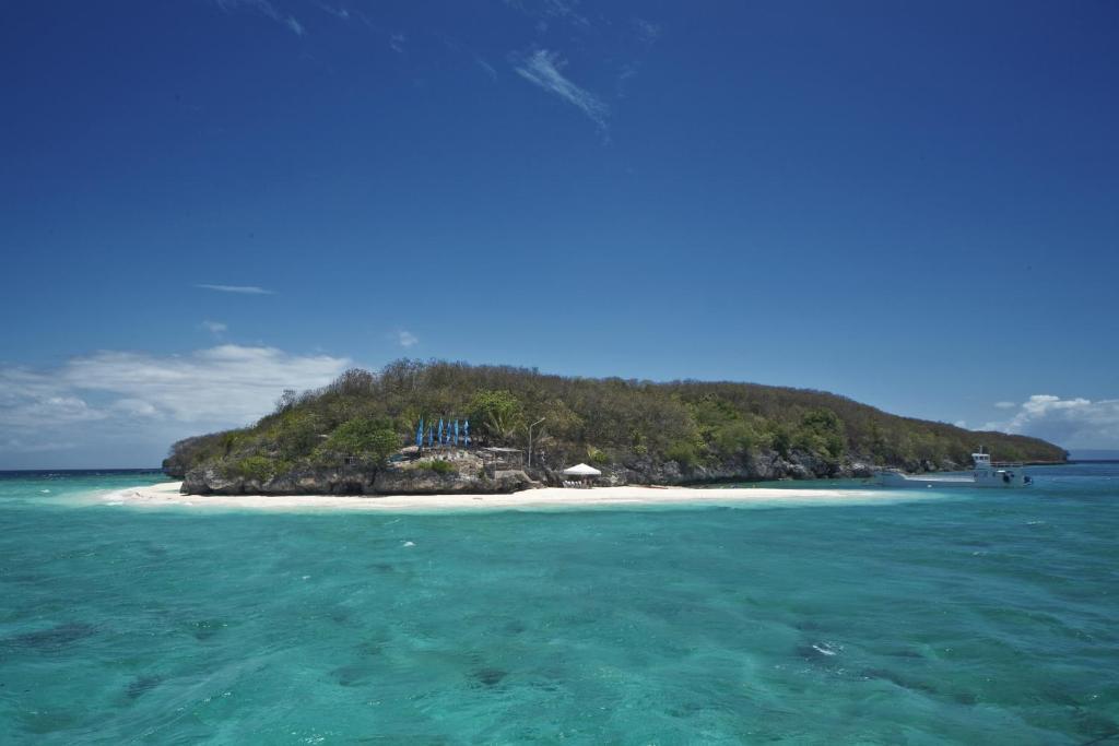 Bluewater Sumilon Island Resort Exterior photo